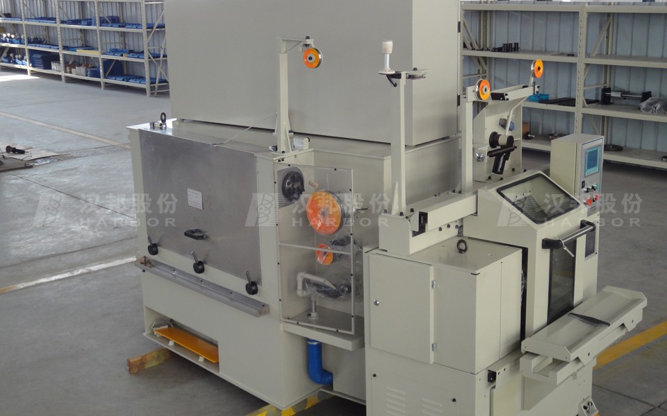 Wet wire drawing machine